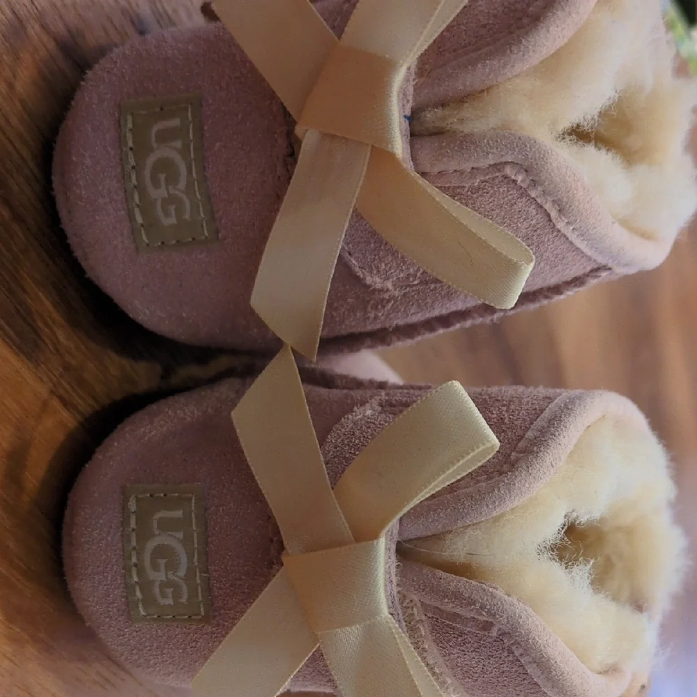 NWOT UGG Pink Kids Boots Size 2
